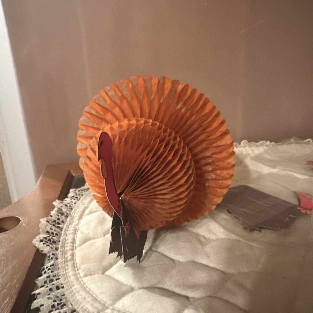 Vintage Set Of Thanksgiving Decoration Honeycomb Die-Cut Turkey 1 Lg 2 Md 4 Sml - Picture 7 of 13